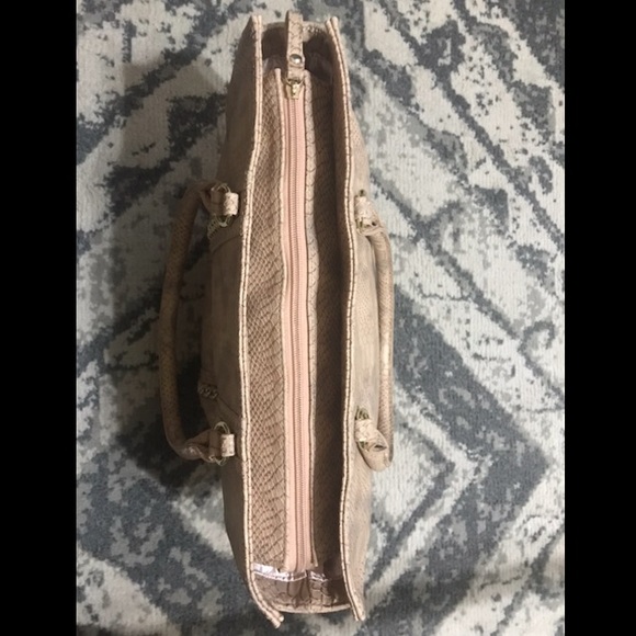 SNAKESKIN nude handbag with gold chain detail - Picture 4 of 6